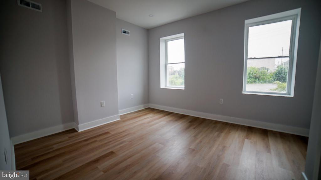Photo - 1419 W Indiana Ave