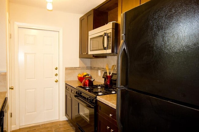 Photo - 2100 E Stassney Ln