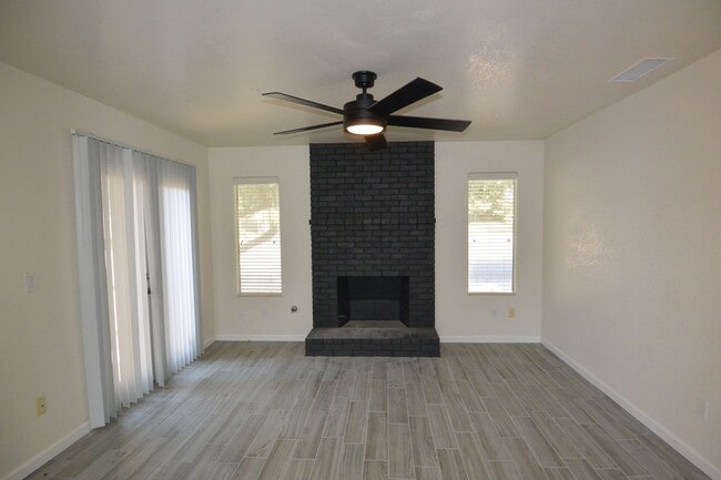 Photo - 1711-1715 E Princeton Ct Unidad 1711 E. Princeton