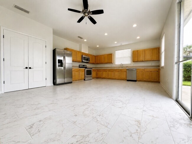 Photo - 117 Camden Cay Dr
