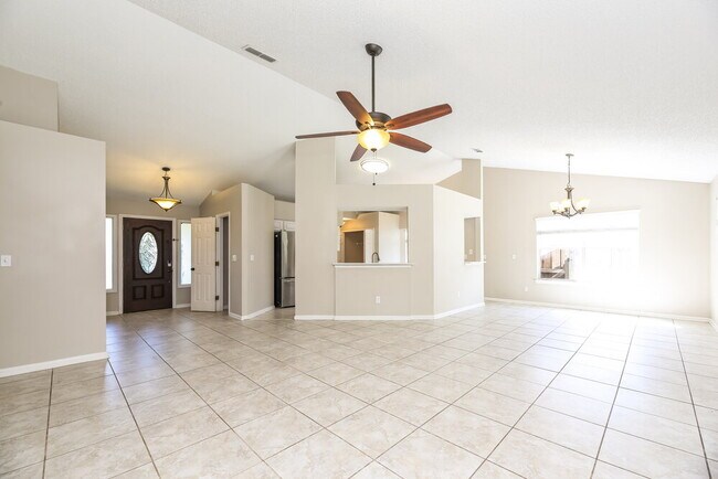 Photo - 8618 Wyndhurst Dr