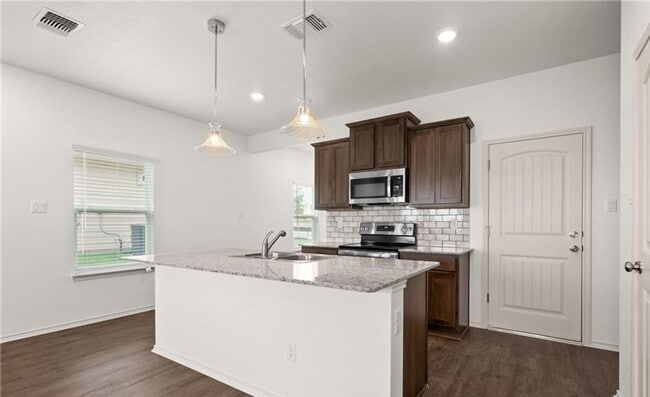 Photo - 3 bedroom 2.5 bathroom townhome!