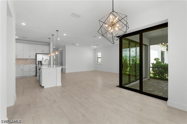 2104 Freemont Wy