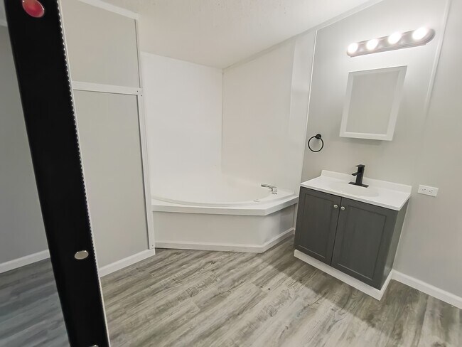 Photo - 64 Deerwood Park