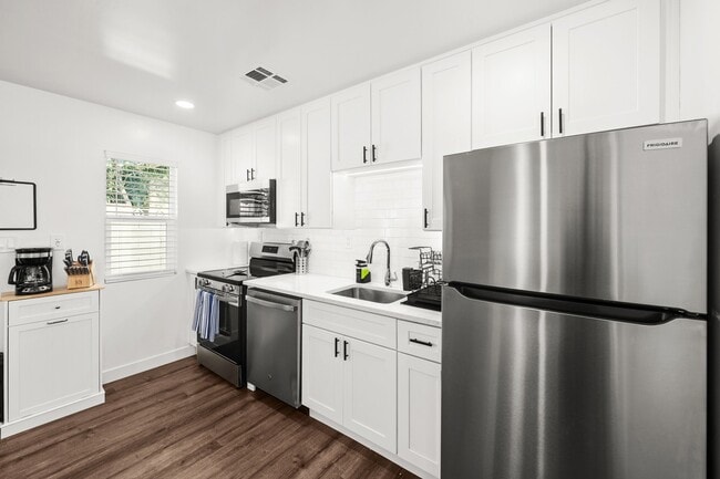 1242 E Pierce St Unidad 4