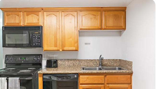 Photo - 5750 S 900 E