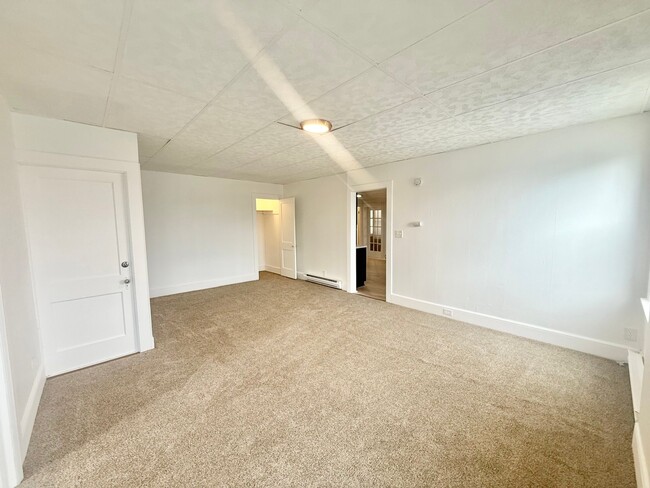 403 25th St Unit 2E