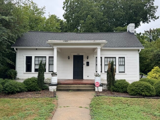 Building Photo - 1100 Herrin Ave Rental