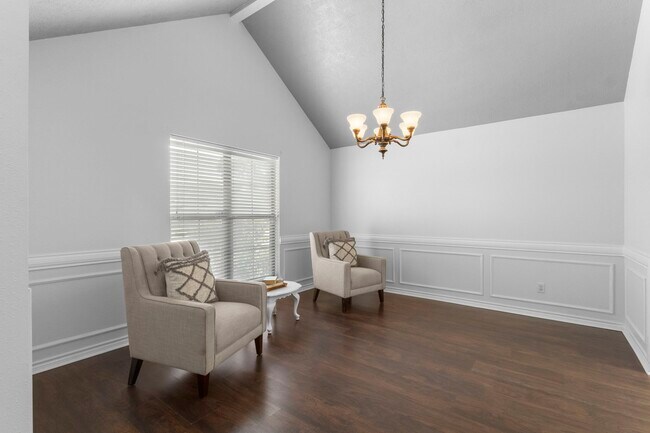 Photo - 405 Harbor Oaks Dr