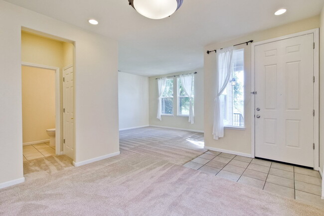 Photo - Large, Bright and Beautiful 3BR/2.5BA/2,195sf home in great condition!