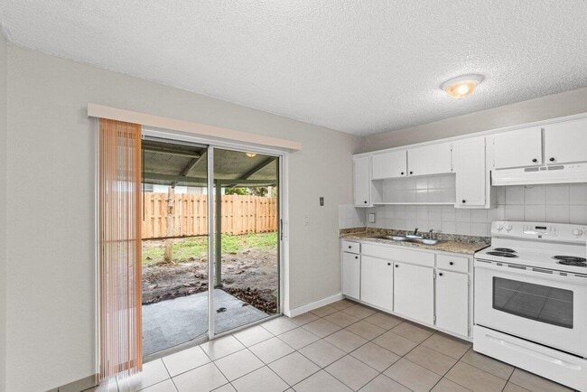 Photo - 4905 Gulfstream Rd