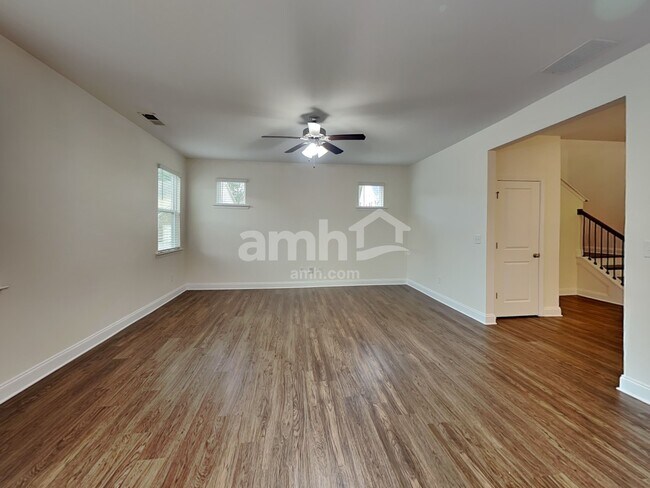 Photo - 1882 Weatherbrook Cir