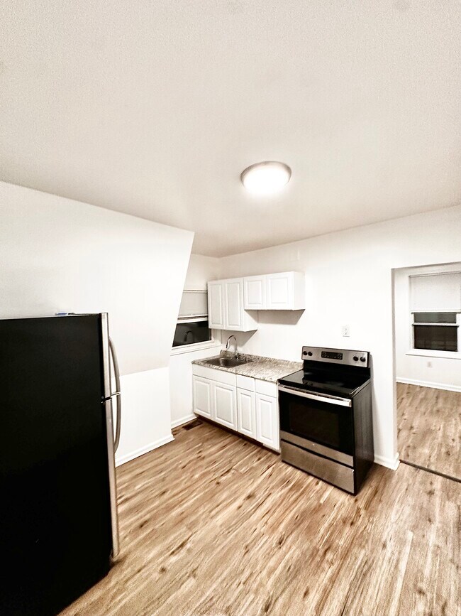 Kitchen - 261 Ridge St
