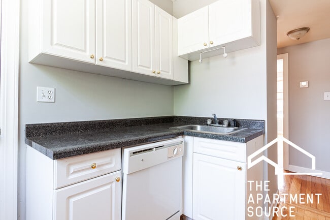 Photo - 561 W Aldine Ave Unit 3N