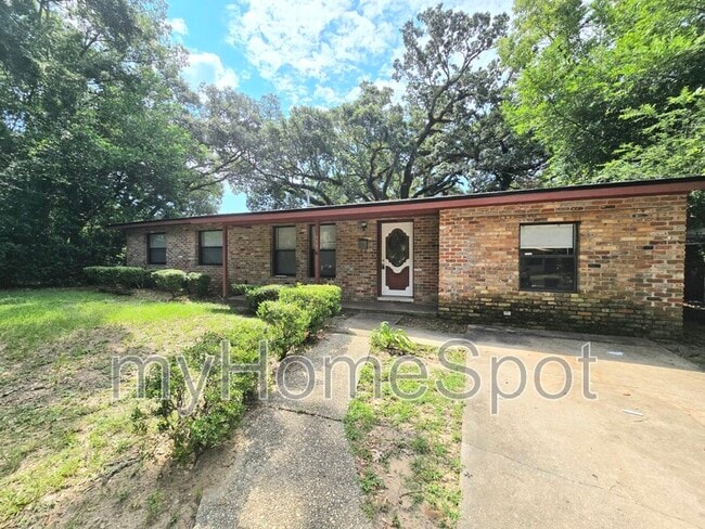 Building Photo - 909 Springbrook Ave