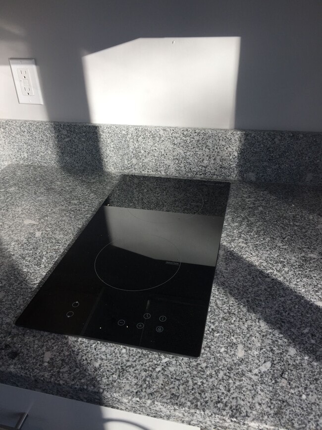 Stove Top - 10941 Charnock Rd Unidad 10943