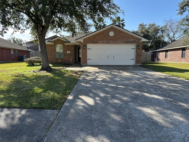 Building Photo - 10310 Redwood Dr