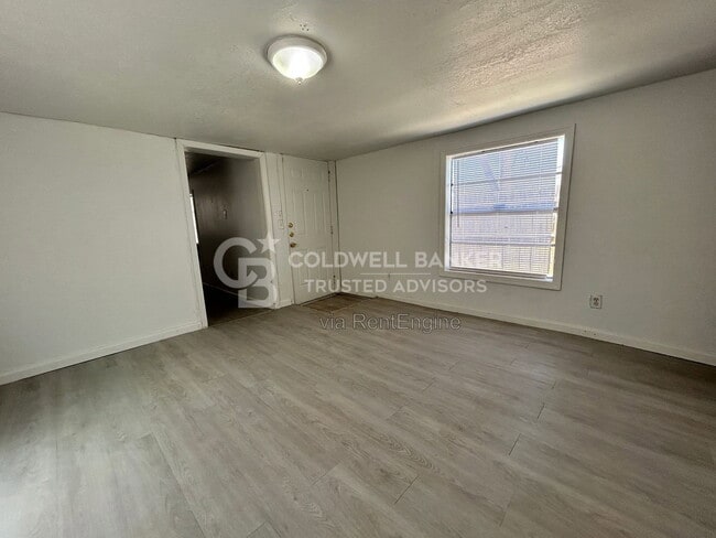 Photo - 2305 27th St Unit Rear