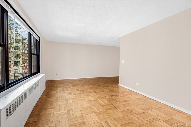 Building Photo - 2835 Webb Ave Unit 3A