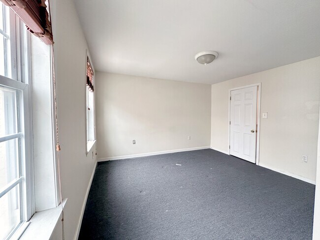 Photo - 1525 Montrose St