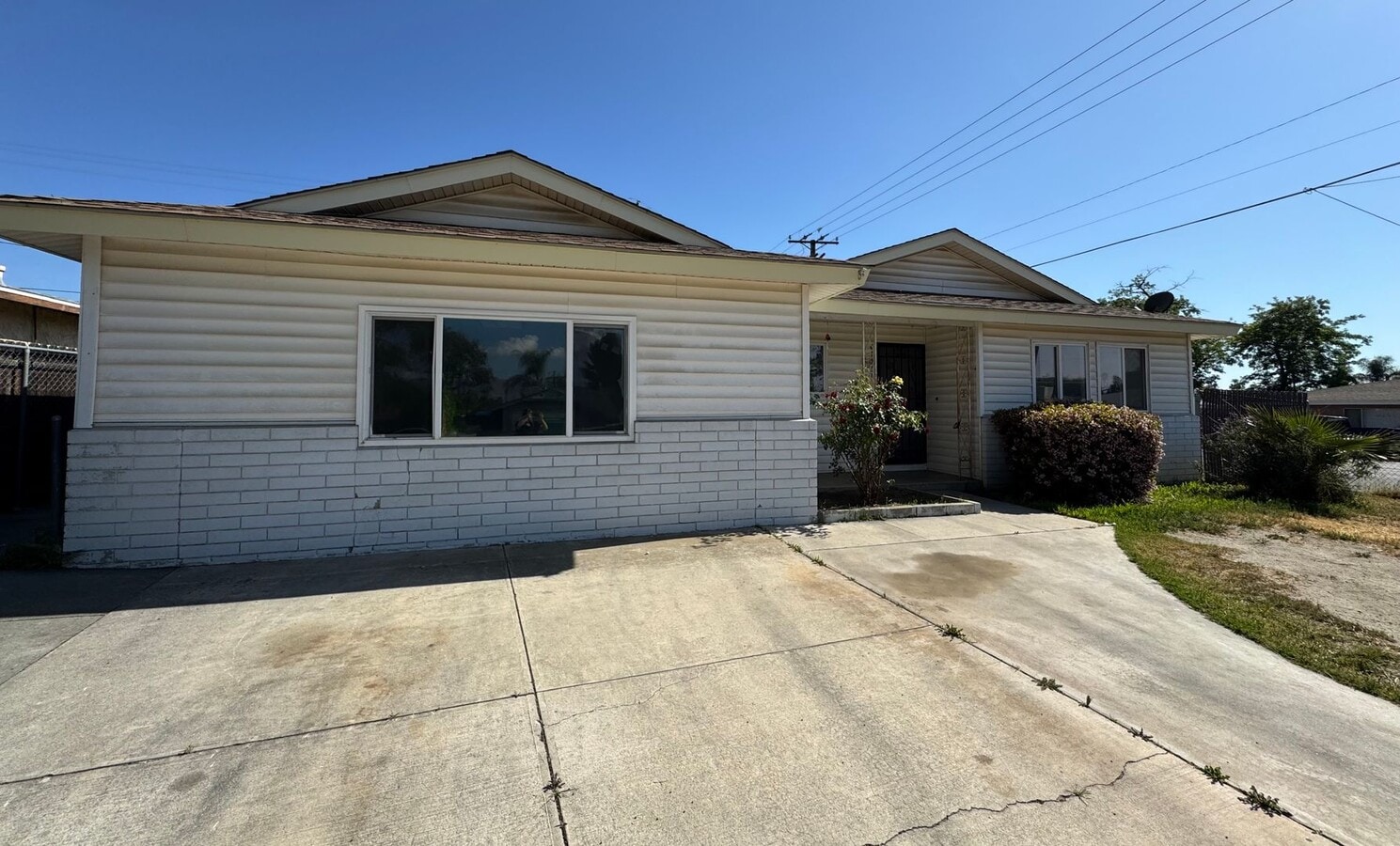 Four Bedroom Two Bathroom Home in Hemet! - Four Bedroom Two Bathroom Home in Hemet!