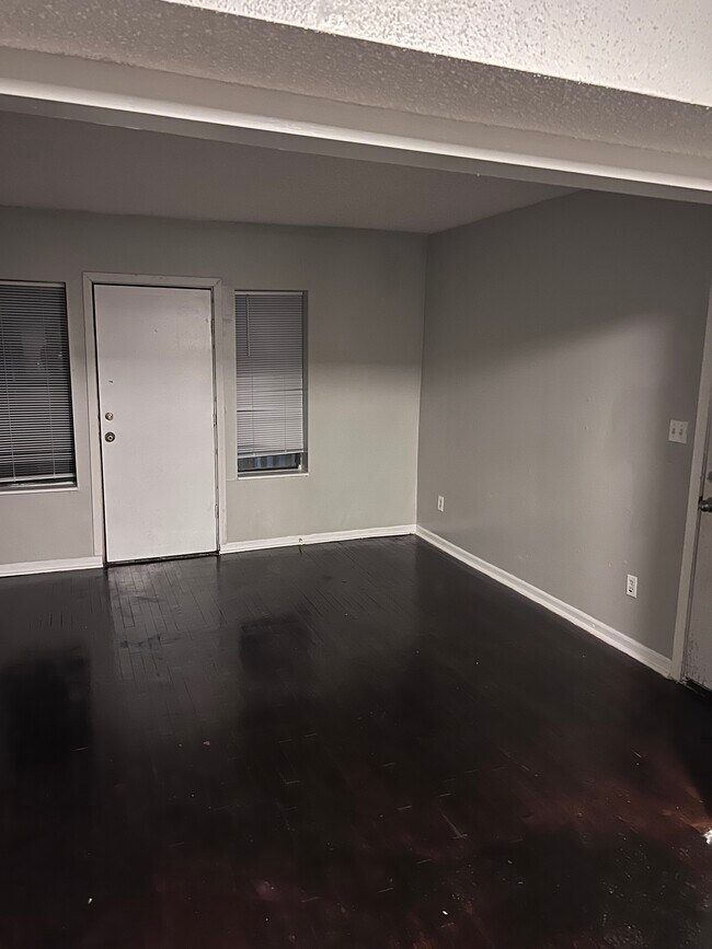 Photo - 2713-2715 Benton Blvd