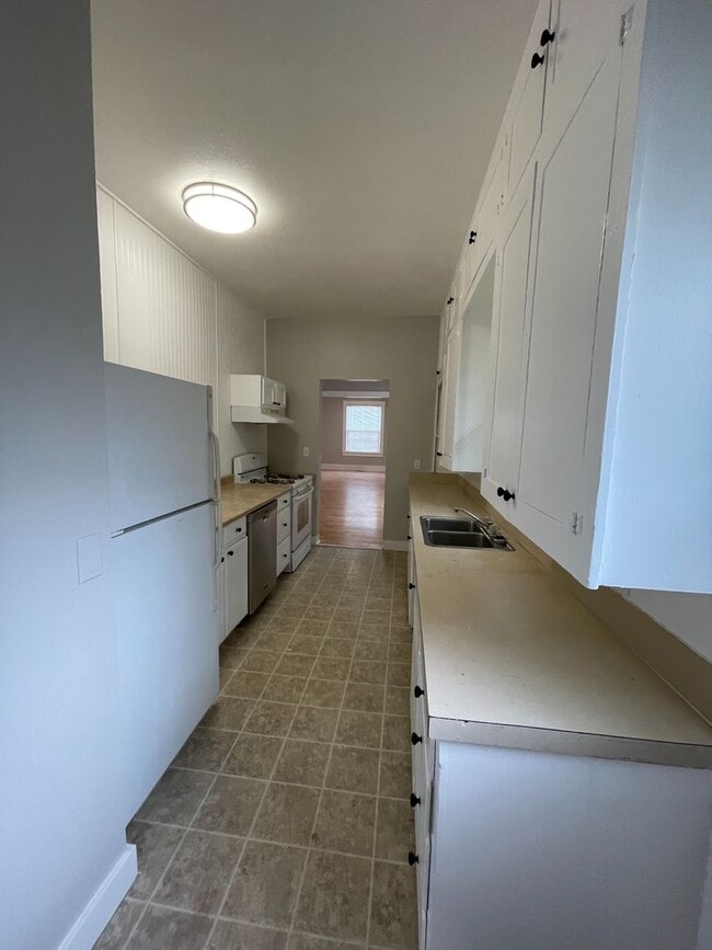 Photo - PRELEASE:  5 bdrm/2 bath near Park, WWU and Downtown