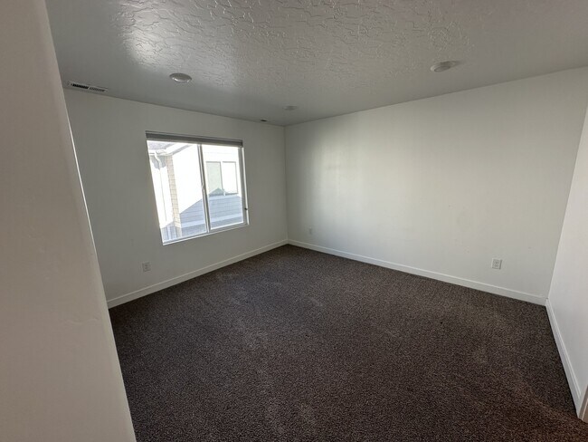 Photo - 287 Pier Ln