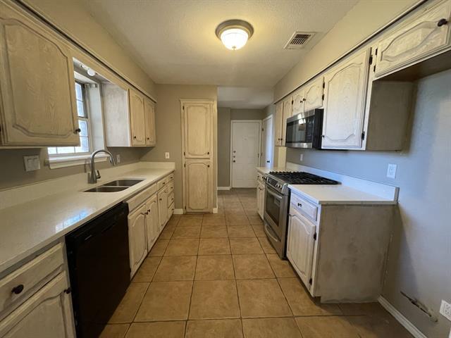 Photo - 113 Deerwood Ln