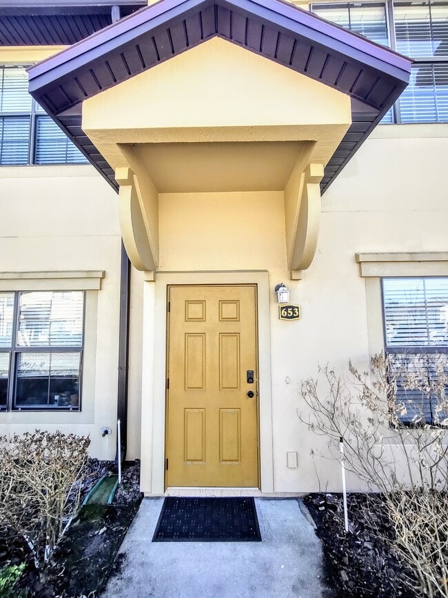 Photo - 653 Drake Bay Terrace