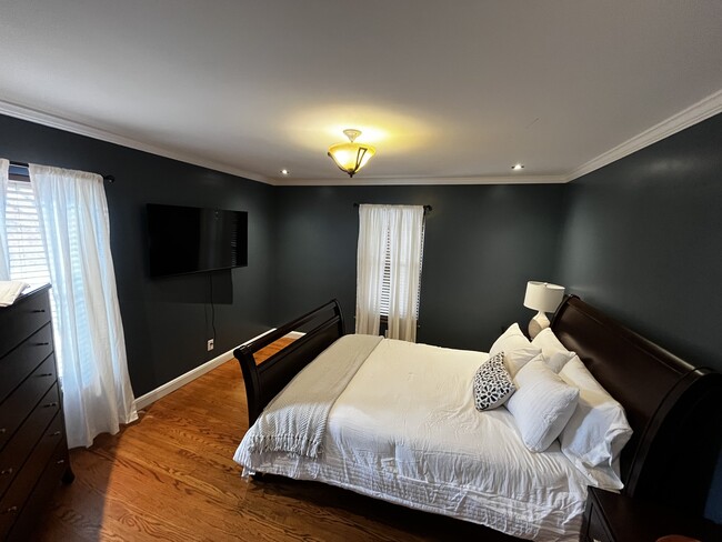 Photo - 1838 Oakridge Dr