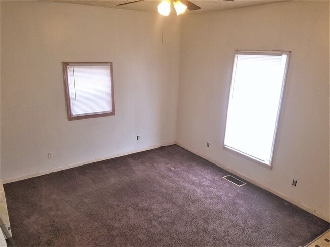 Photo - Spacious 3 bedroom home on Indy's west side!