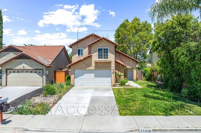 Building Photo - Charming and Bright Three-Bedroom Haven on Comotilo