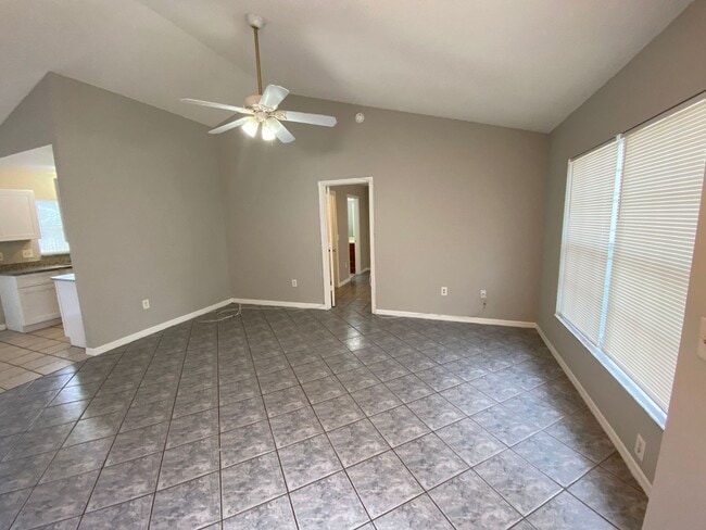 Photo - 3 Bedroom 2 Bath Home in East Orlando for Rent