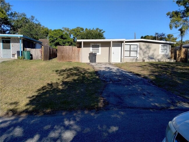 Building Photo - 7039 Lenox Dr