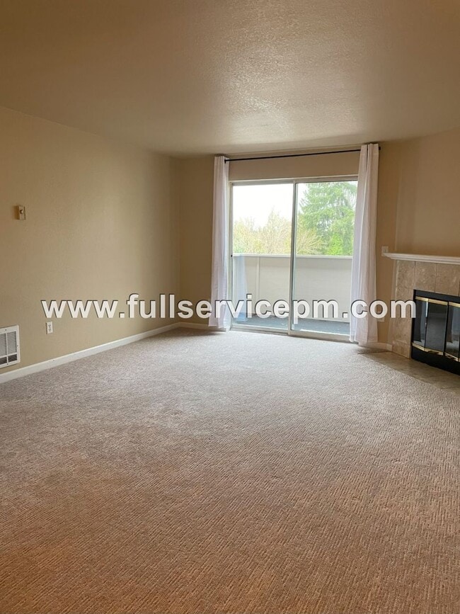Photo - Great Find!!Spacious, condo w/ master Unit A302
