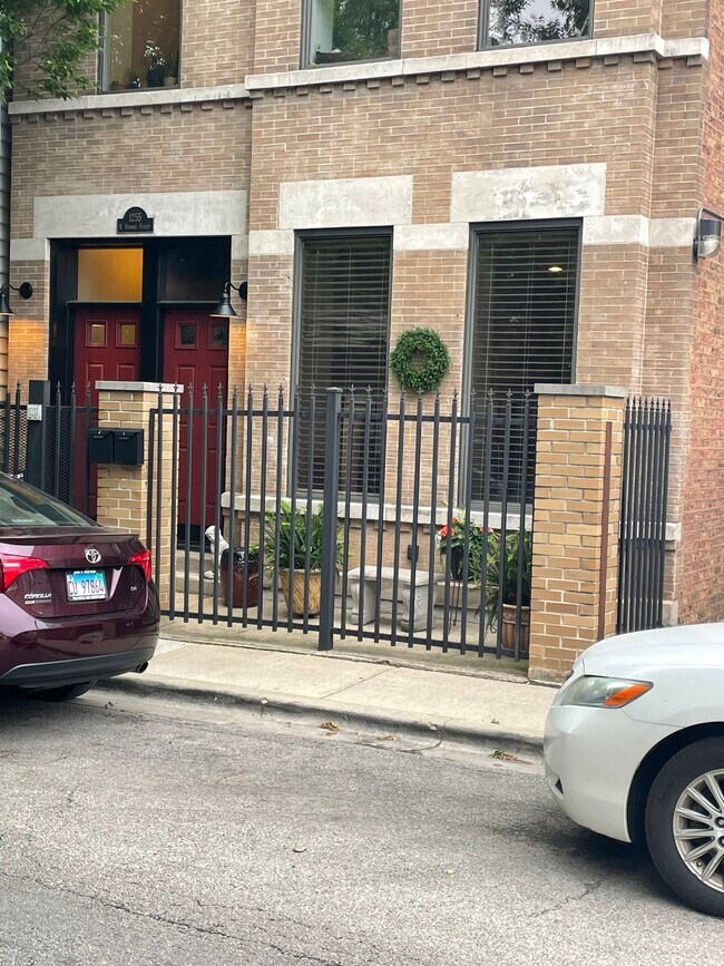 Photo - 1255 N Honore St Unidad Honore