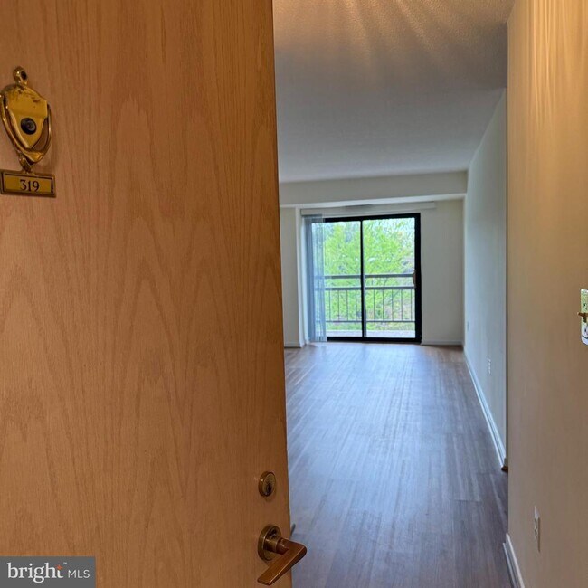 Photo - 2111 Wisconsin Ave NW Unit 319