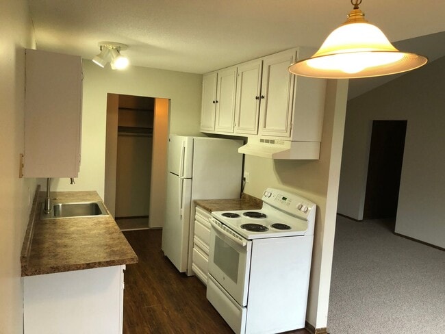 Photo - Spacious 2 bedroom in Hopkins! Unit 825-7