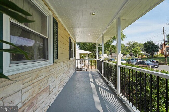Photo - 229 Cabbel Dr