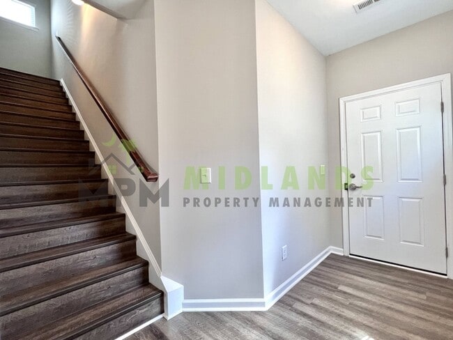 352 Eagle Feather Loop