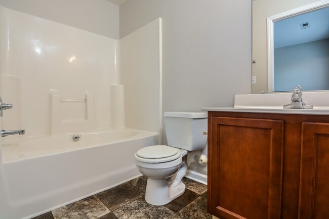 Building Photo - 650 Ganyard Farm Way, 43 Unit # 43