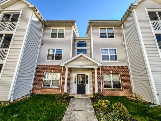 Building Photo - 305 Rain Water Way