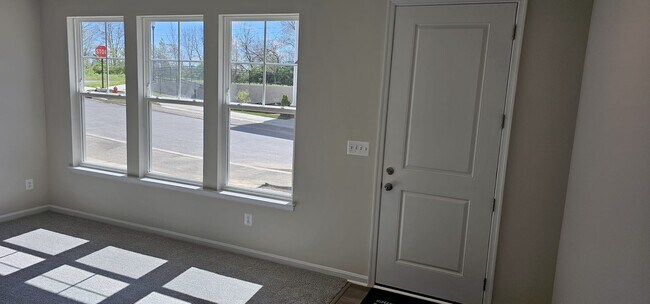 Photo - 2556 Hopton Ln