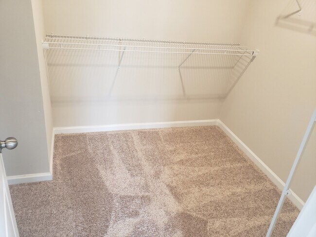 Photo - 952 Ainslie Downs St