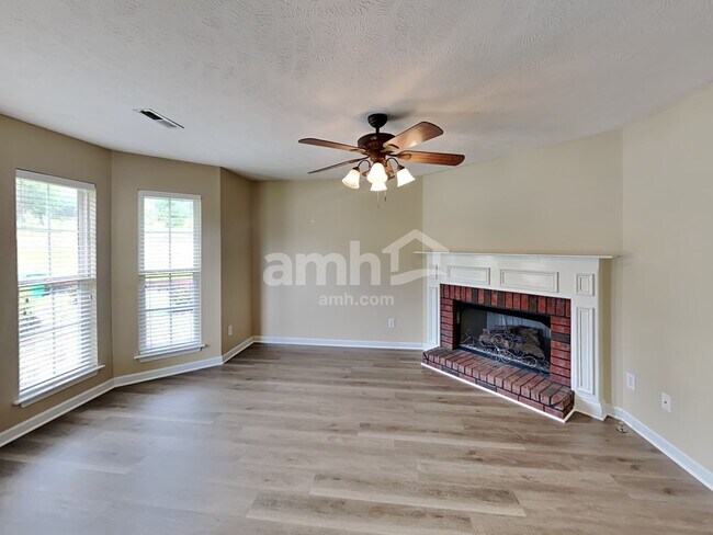 Photo - 3744 Henricks Hill Dr