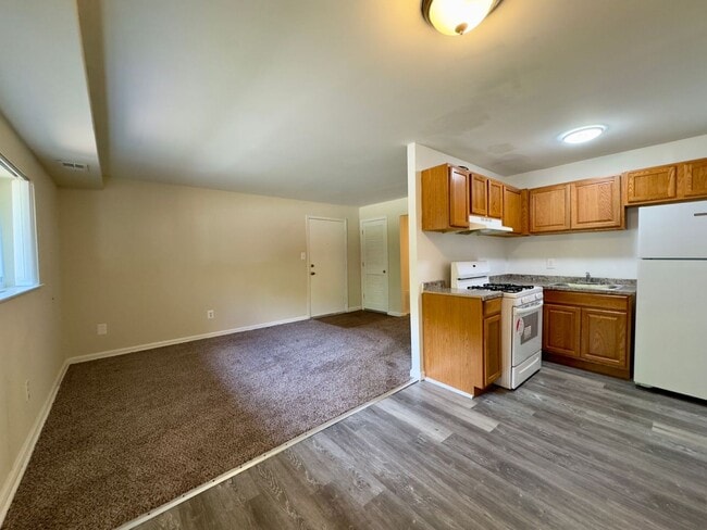 Building Photo - 3522 Beech Ave