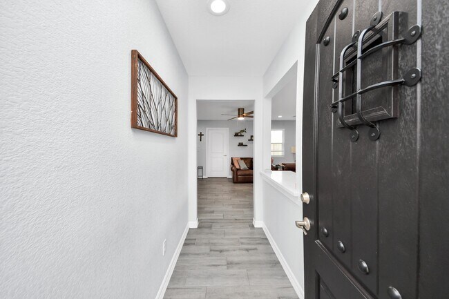 Photo - 834 Ellington St