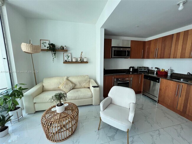 Photo - 300 S Biscayne Blvd