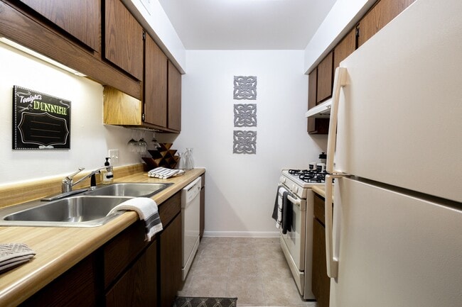 Building Photo - University Park Rental
